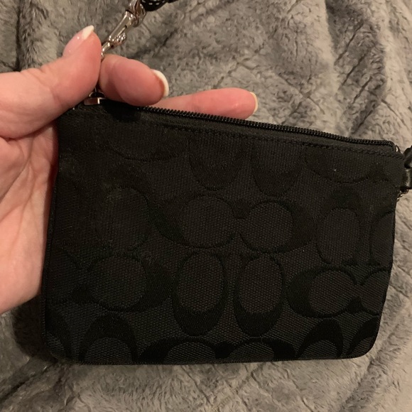Small black Coach wristlet - Picture 3 of 5